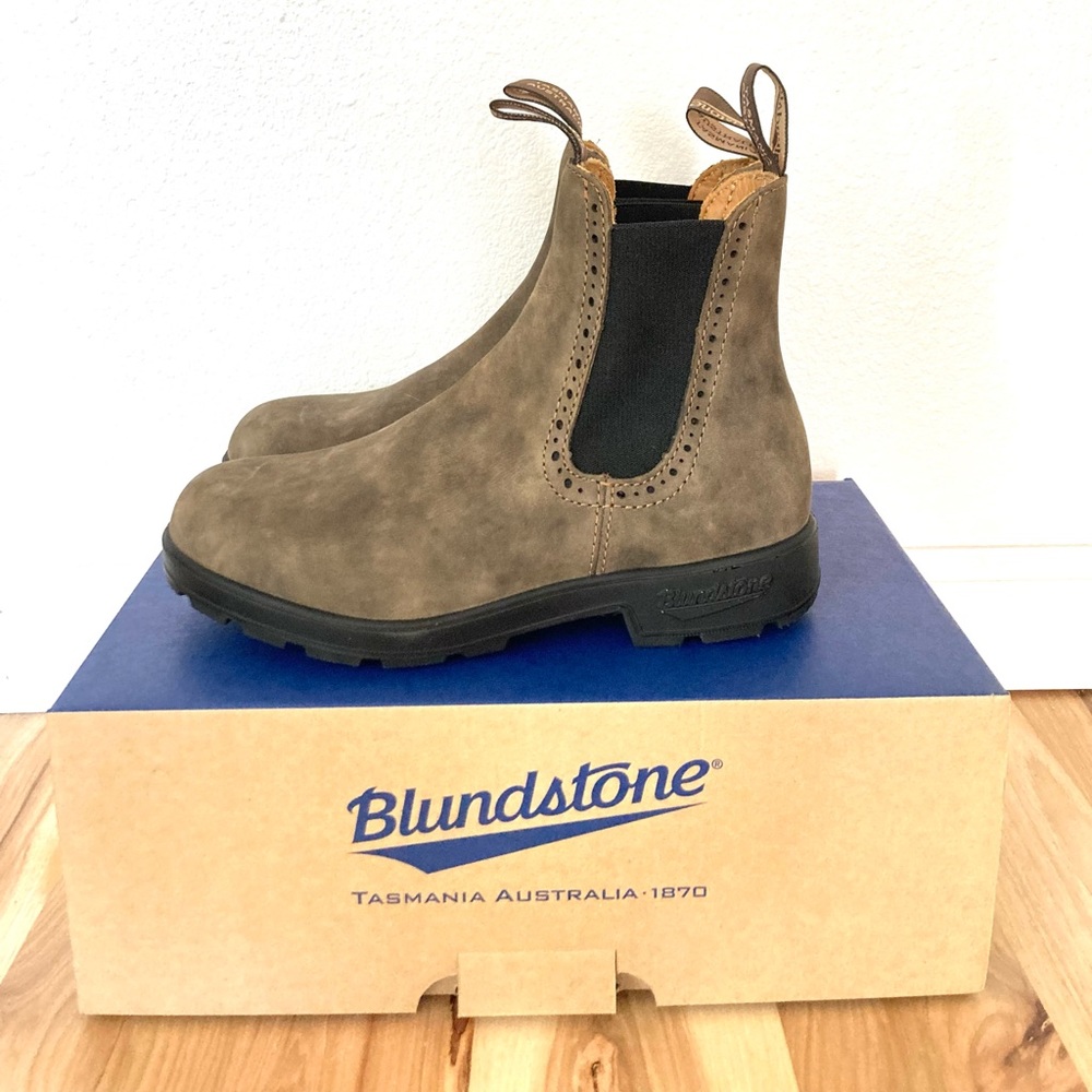 NWT Hightop Blundstone Boots Size 8 1/2